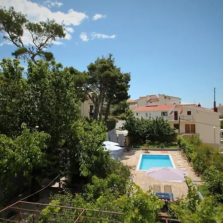 King Size With Private Pool * Podstrana