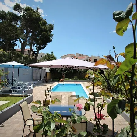 King Size With Private Pool * Podstrana