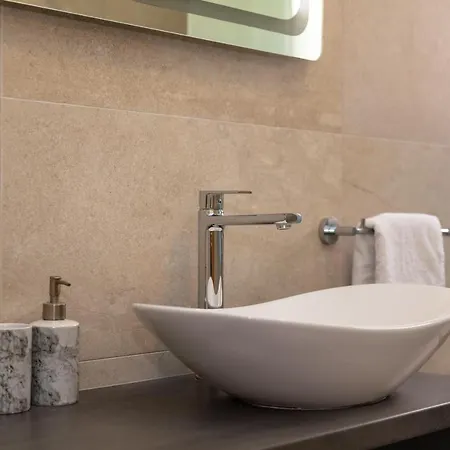 Apartman King Size With Private Pool Podstrana