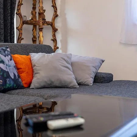Apartman King Size With Private Pool Podstrana
