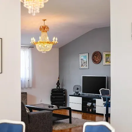 King Size With Private Pool * Podstrana