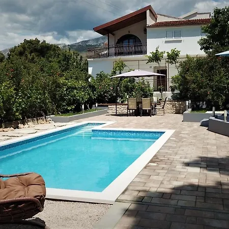King Size With Private Pool Apartman *